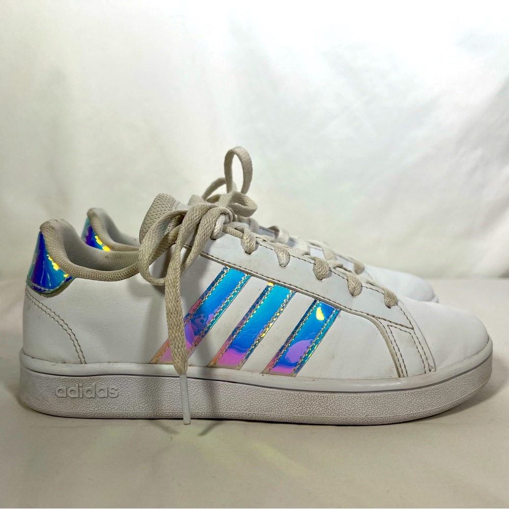 Adidas Youth Grand Court White Iridescent Stripes Sneaker Size 3.5 FW1274